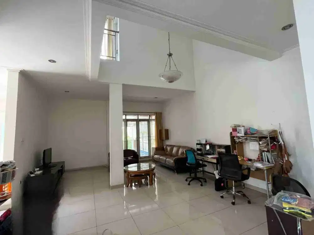 DIJUAL CEPAT RUMAH SEMI FURNISHED SIAP HUNI DI SETRADUTA BANDUNG