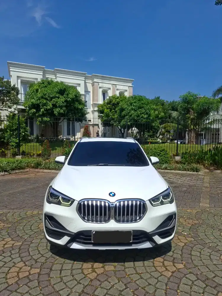 BMW X1 1.5 sDrive18i Xline 2021 Putih Panoramic