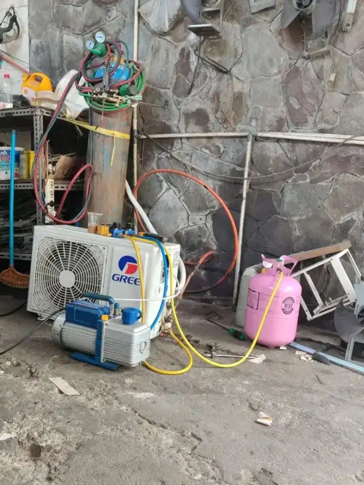 pengecekan unit bongkar pasang ac servis ac cuci ac vakum tambah freon