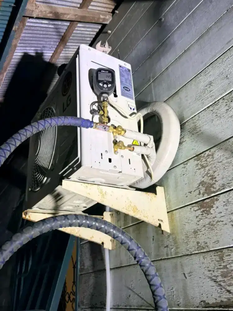 pengecekan kebocoran servis ac cuci ac bongkar pasang ac dll