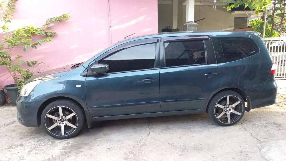 Nissan Grand livina 2014 Bensin