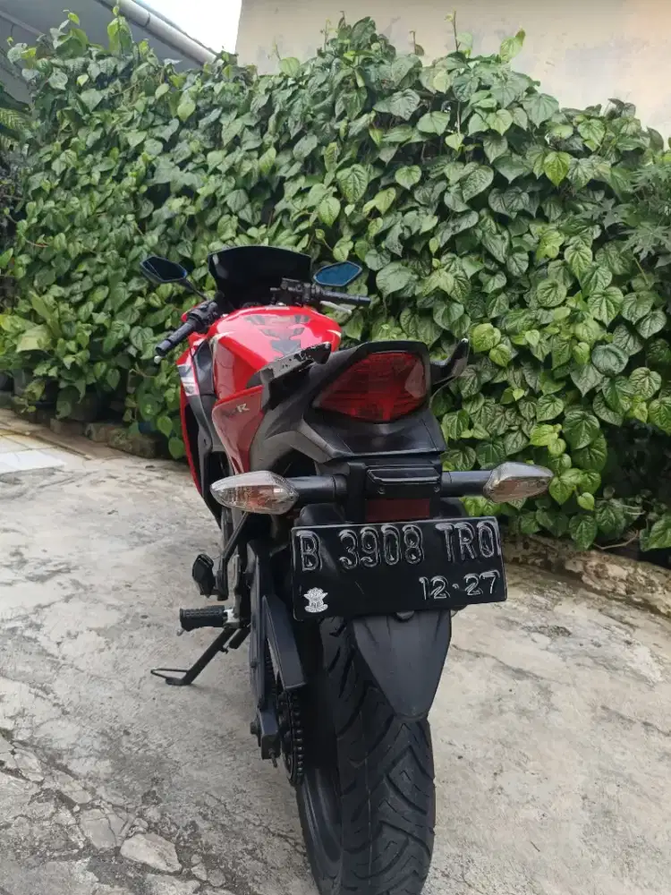 Dijual motor Honda CBR CBU 150R