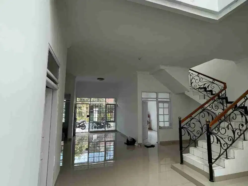 JUAL RUMAH ASRI 2 LT DI TAMAN KOPO INDAH 2