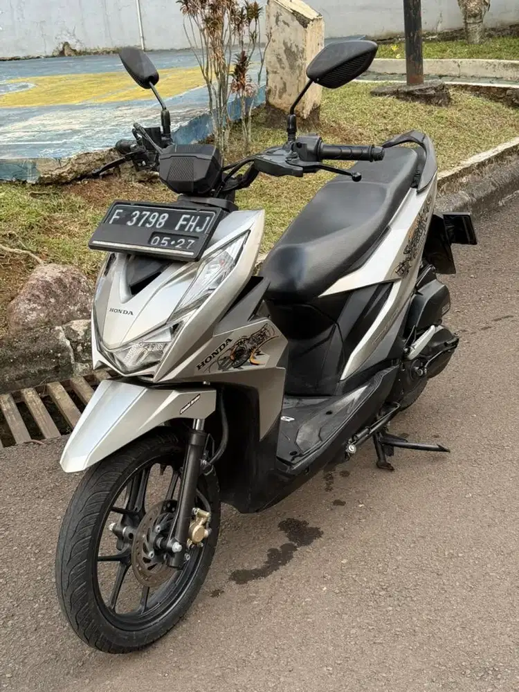 Honda Beat Street Thn 2022 Silver Mulus