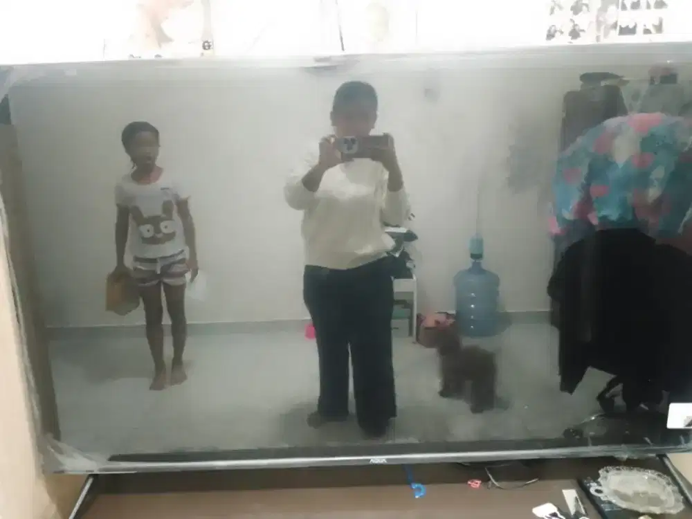 Smart tv merk Aqua 58 inch