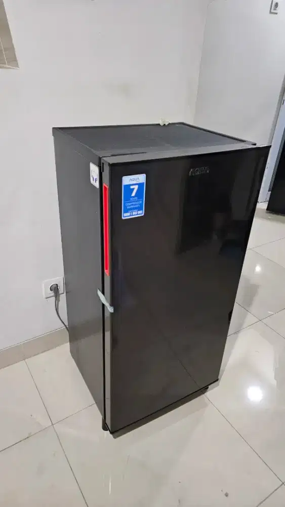 Kulkas 1 pintu Aqua mulus normal