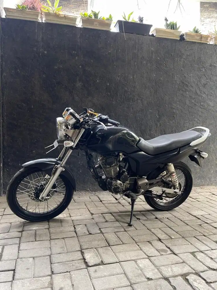 Jual motor honda GL tangan pertama