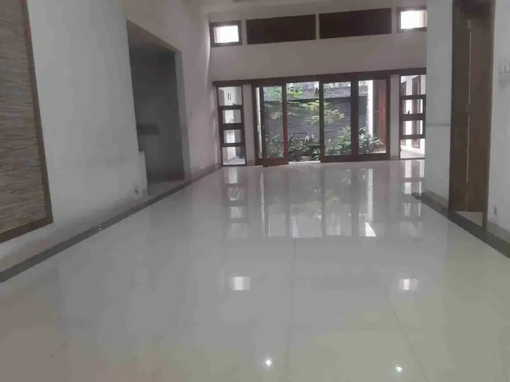 Jarang Ada!! Rumah Nyaman Cocok Buat Kantor di Kemang