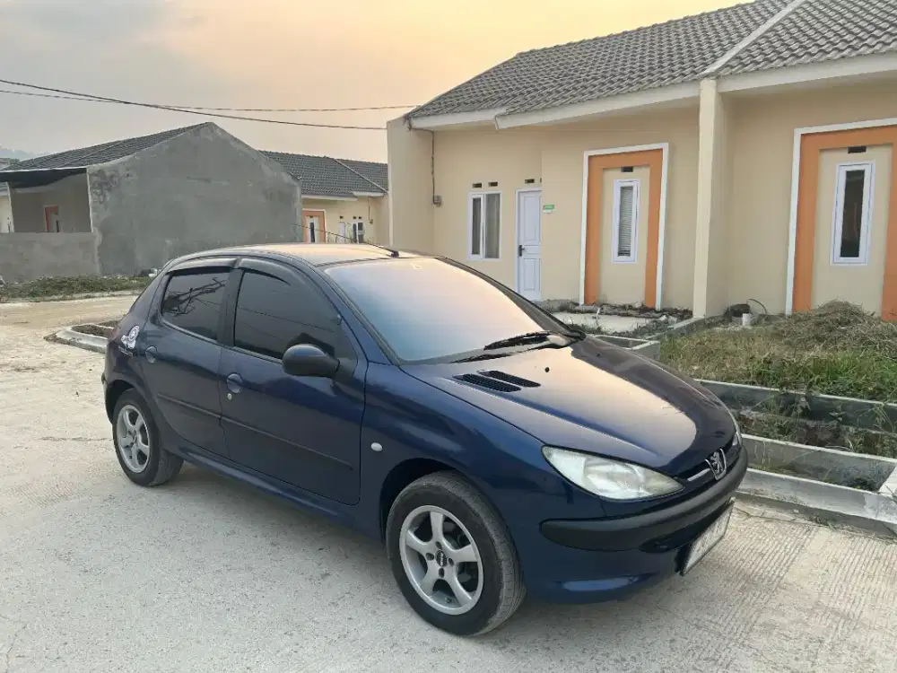 Peugeot 206 2002 M/T Cakep Kalcer Mulus Sehat Pajak Baru