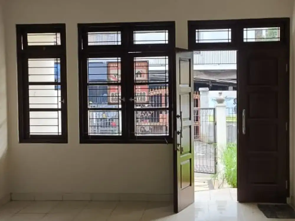 Di Jual  Rumah Kencana Loka BSD City Surat Shm