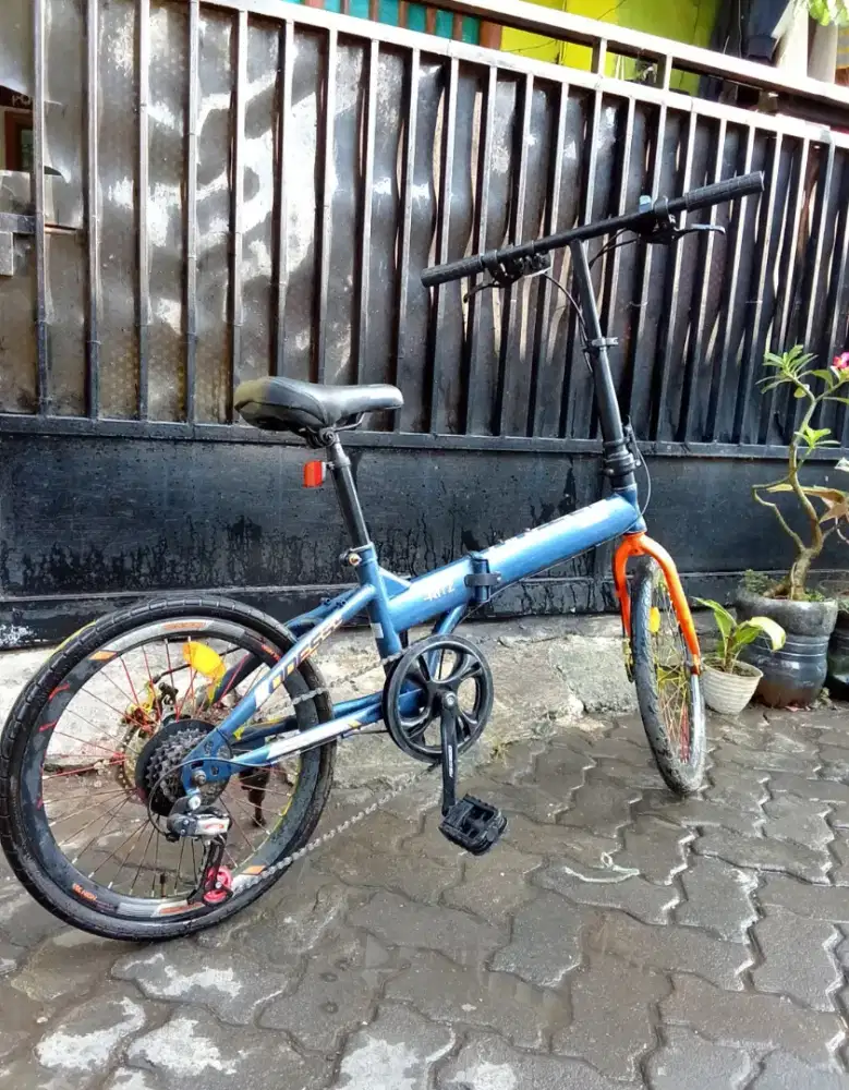 Sepeda Lipat 20
