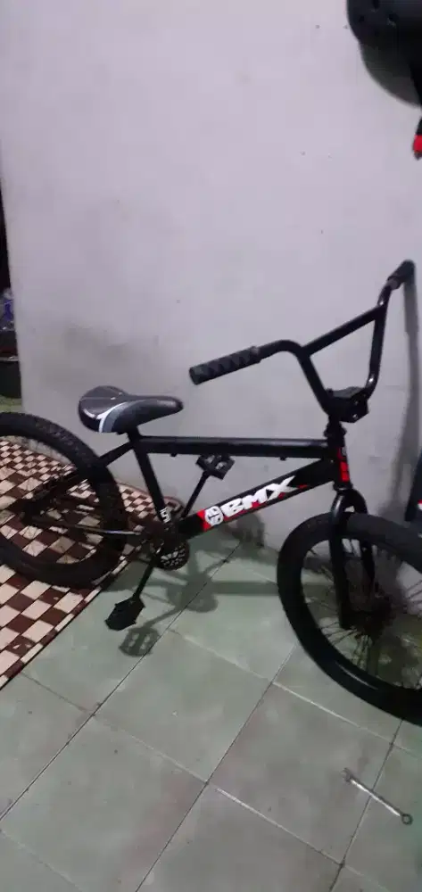 sepeda bmx ukuran 20 siap pakai