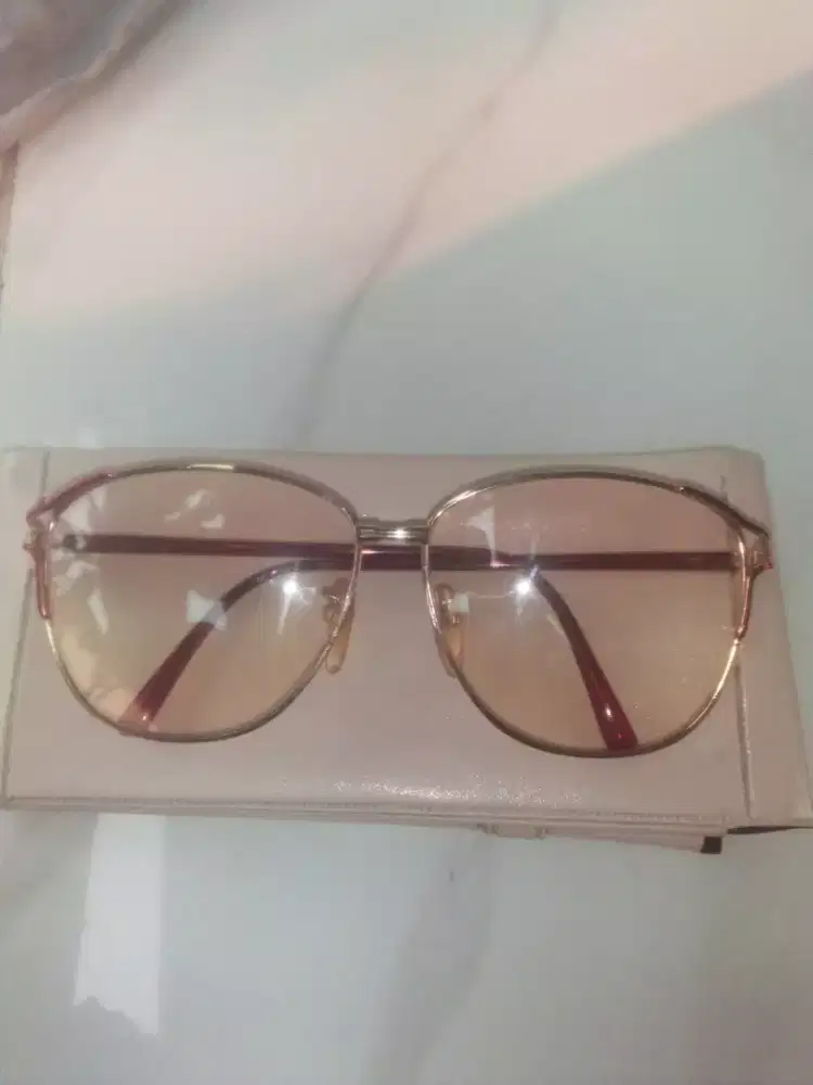 Kacamata Monalisa 22kgp vintage