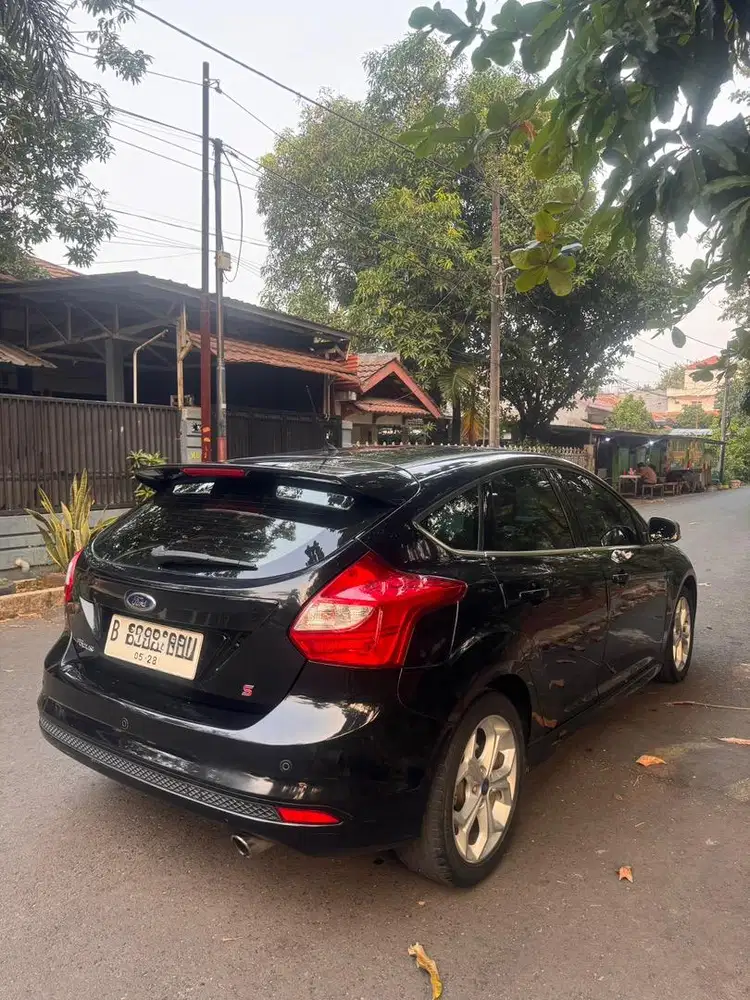 ford focus 2014 hatchback