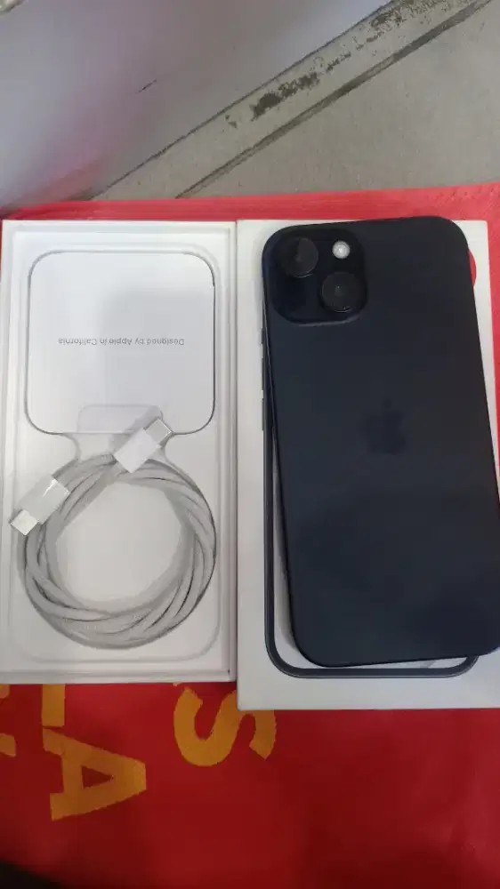 iPhone 15 128 resmi