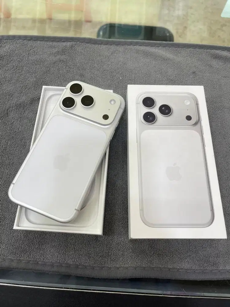 Iphone 17pro 256 Silver Like new garansi Ibox On 03/11/2026 | fullset