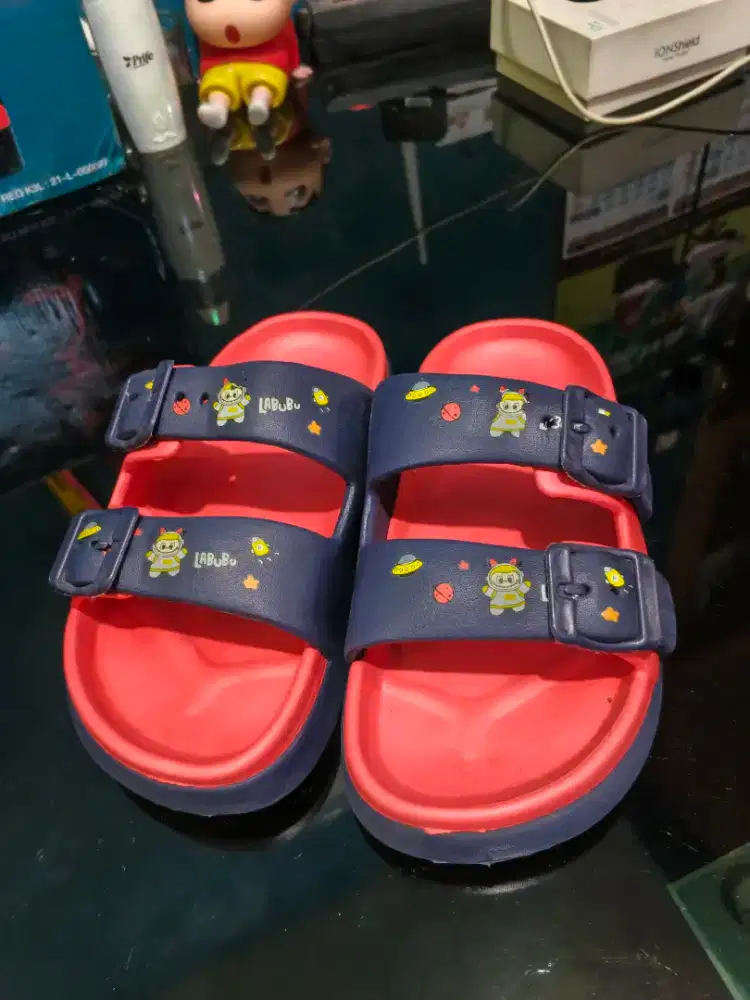 Sandal anak masih seperti baru