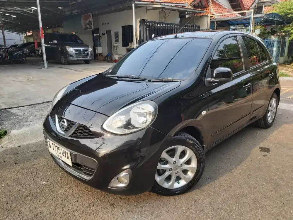 TDP 5 JUTA Nissan March XS 1.5 AT 2014 Hitam (UYA)