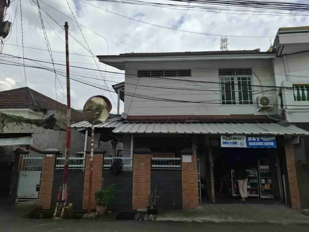 Rumah SHM Pinggir Jalan di Johar Baru