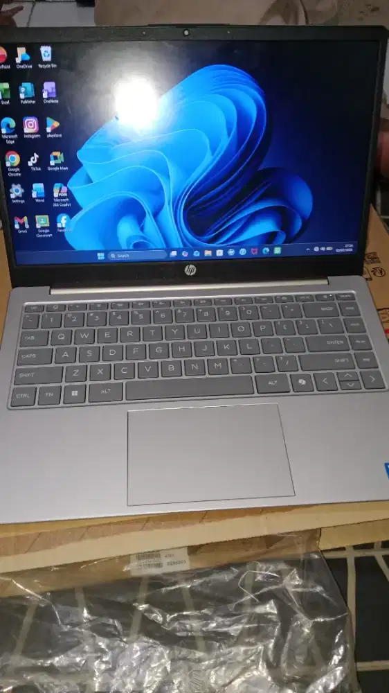 Laptop HP 14 Intel core i3 1314U co-pilot 4GB