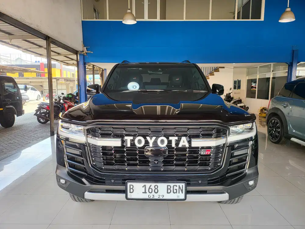 Land Cruiser GR 300 NIK 2024 KM Antik