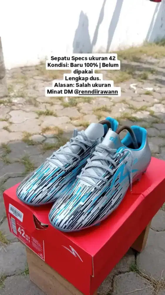 Sepatu Specs size 42