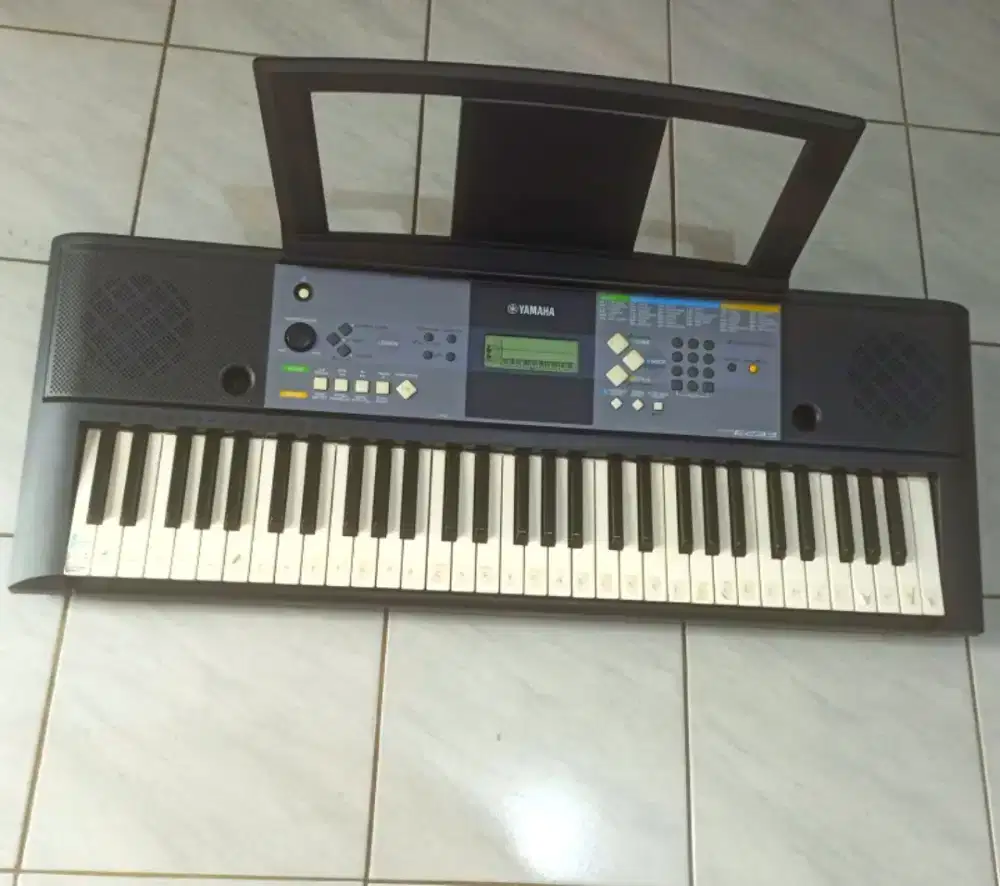 Dijual Keyboard yamaha psr e233 kondisi mulus berfungsi normal