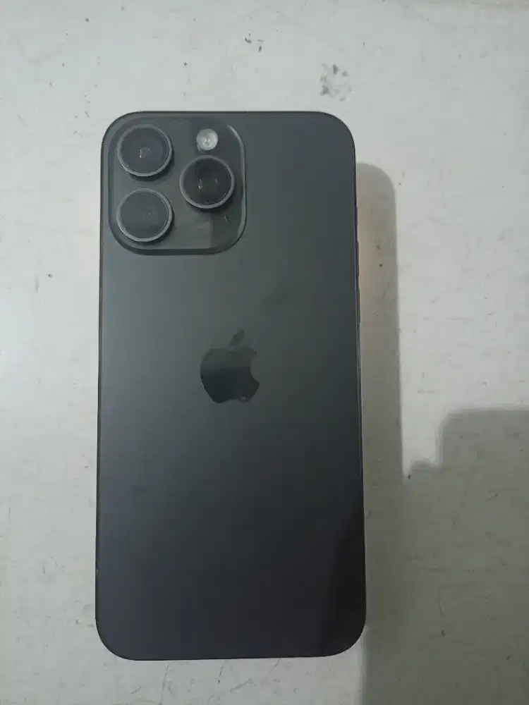 iPhone 15 pro max 256 all operator
