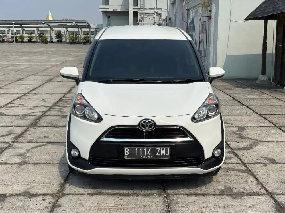 Toyota Sienta V 2017 AT