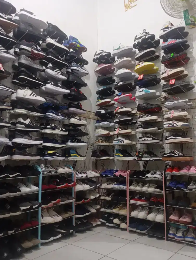 Jual berbagai macam sepatu