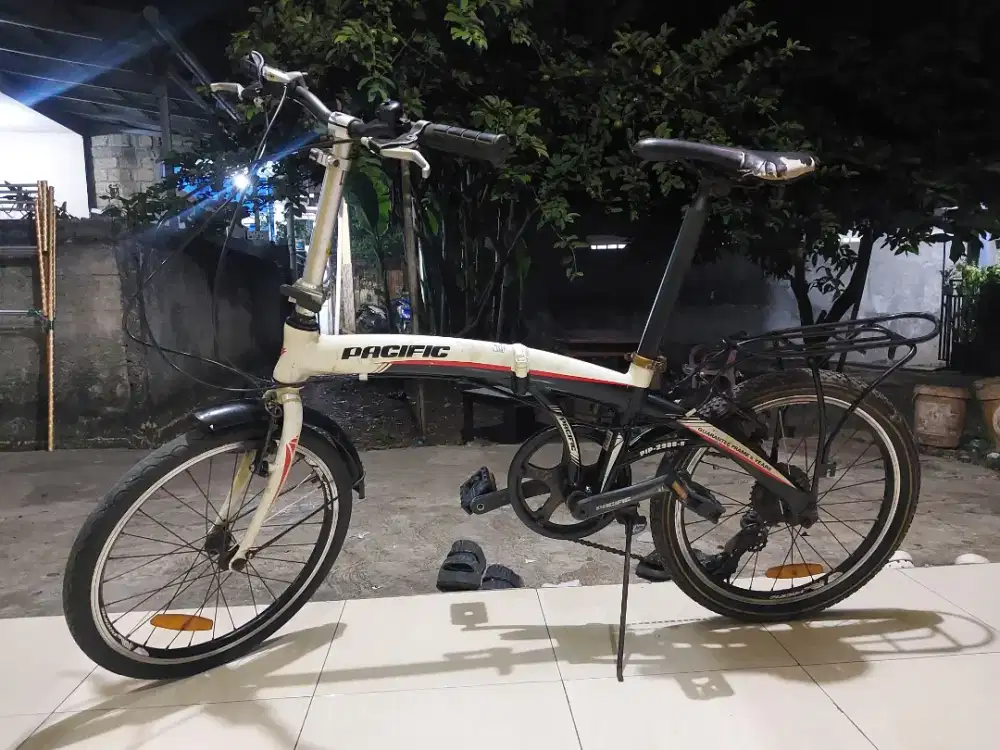 Sepeda lipat pacific
