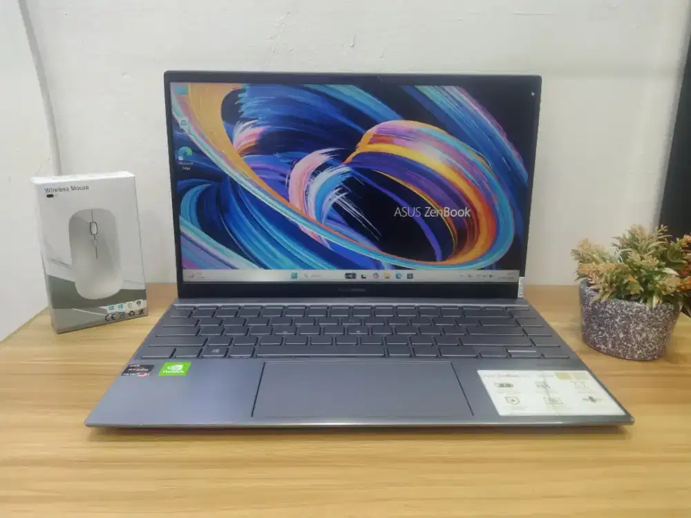Asus Zenbook Q408UG 
Ryzen 5 5500U
Ram 8GB
SSD512GB/MX450 2GB