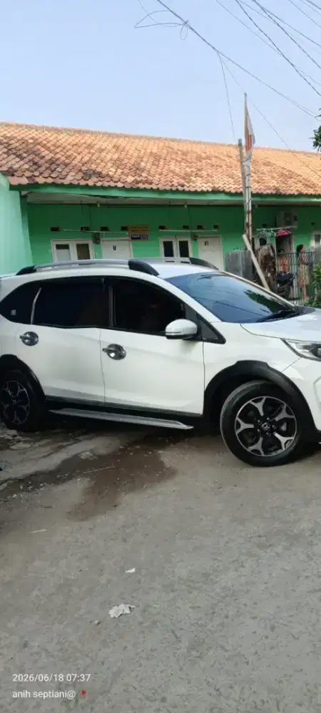 Mencari pekerjaan driver plus mobil