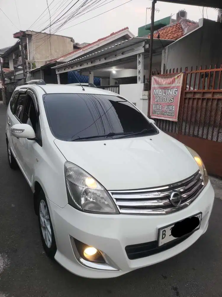 Nissan Grand livina XV Ultimate 2011 Automatic Pribadi Istimewa