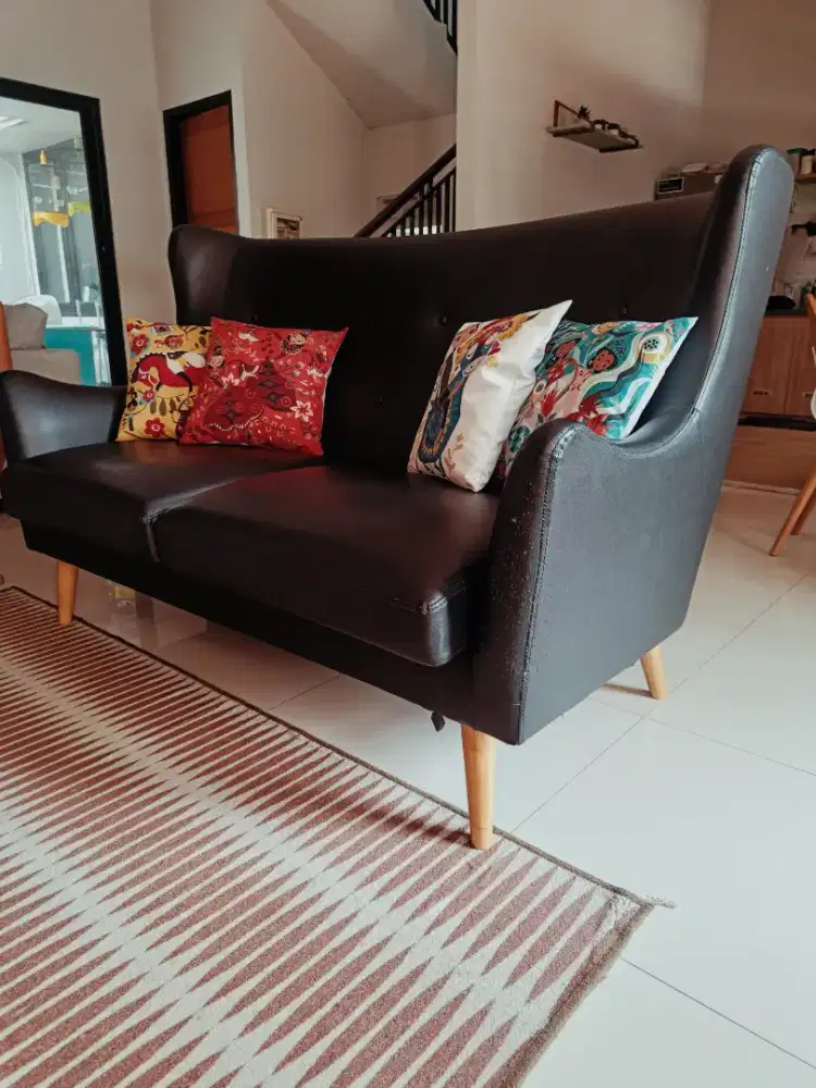 Dijual cepat! Sofa INFORMA model Skandinavian 164 cm