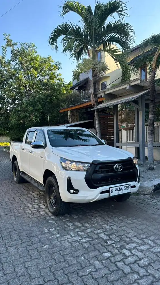 Toyota Hilux E 2022 Double Cabin 4x4