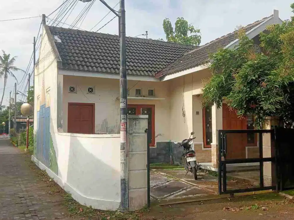Rumah furnish disewakan di utara pasar cebongan