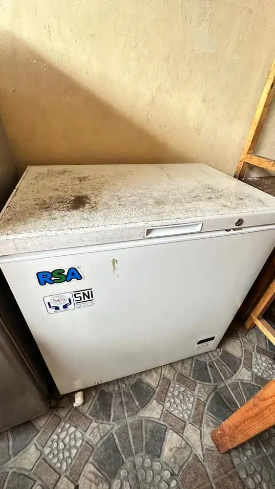 Freezer Bekas masih Berfungsi Normal - Ex Usaha Tutup
