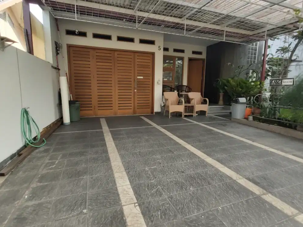 Sewa 4KT 3KM, Homey, Bisa Furnished, Halaman Depan & Belakang, Cocok Utk Expat & Keluarga