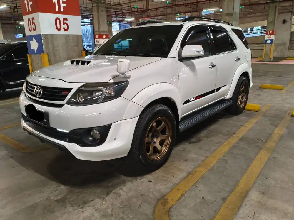 DIJUAL FORTUNER VNT TRD 2014 RAWATAN BAGUS !!