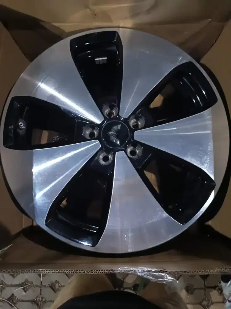 Dijual  satuan velg only untuk ban serepnya Wuling Cloud EV original