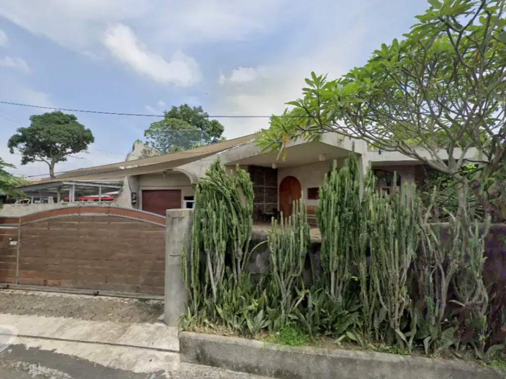 Dijual Rumah Strategis Pusat Kota Komplek Bank Raya Demang Lebar Daun Palembang