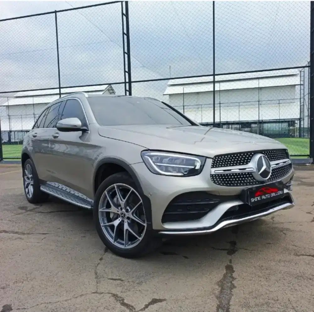 Low KM !! Mercedes GLC200 AMG 2020