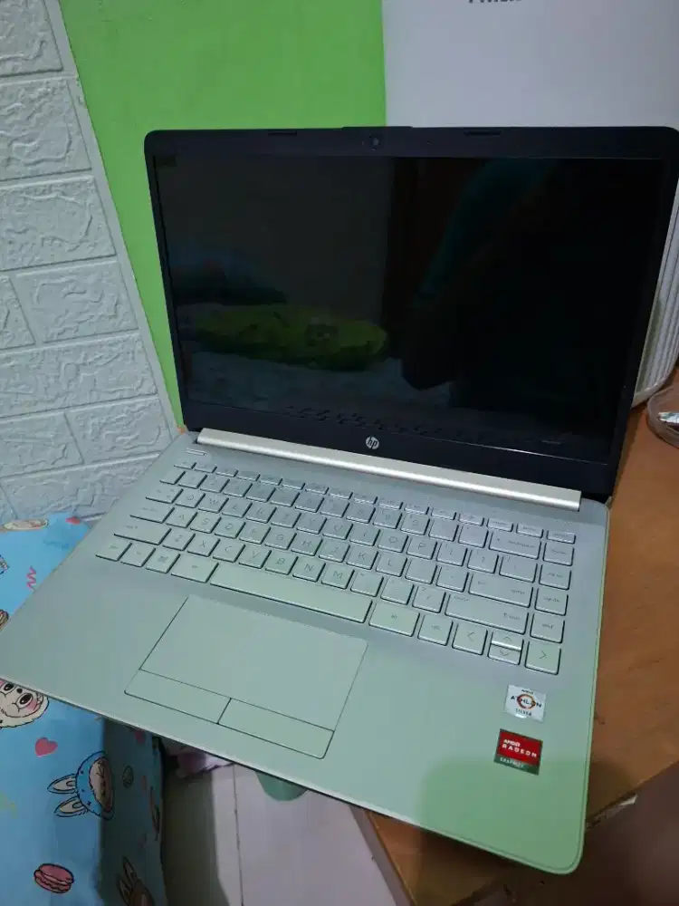 Laptop HP 14s-DK1001AU Silver 4GB/SSD 256GB Mulus Terawat