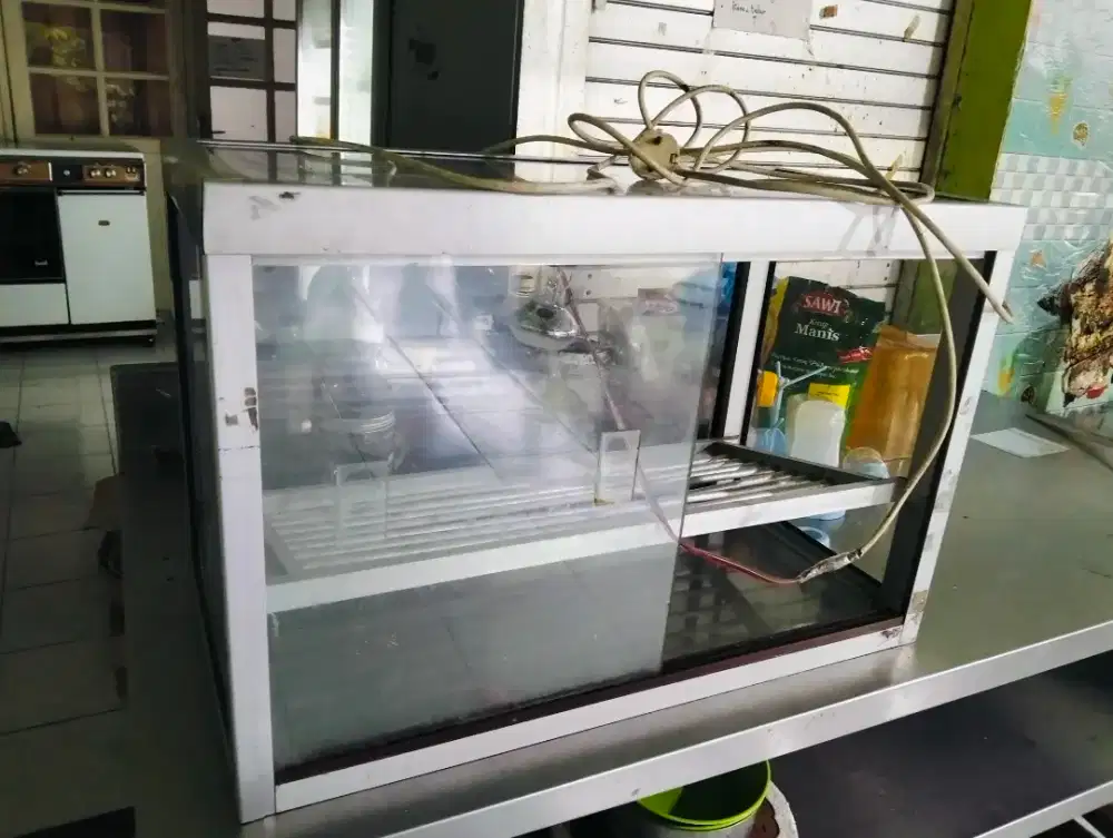 Etalase Almini Kokoh