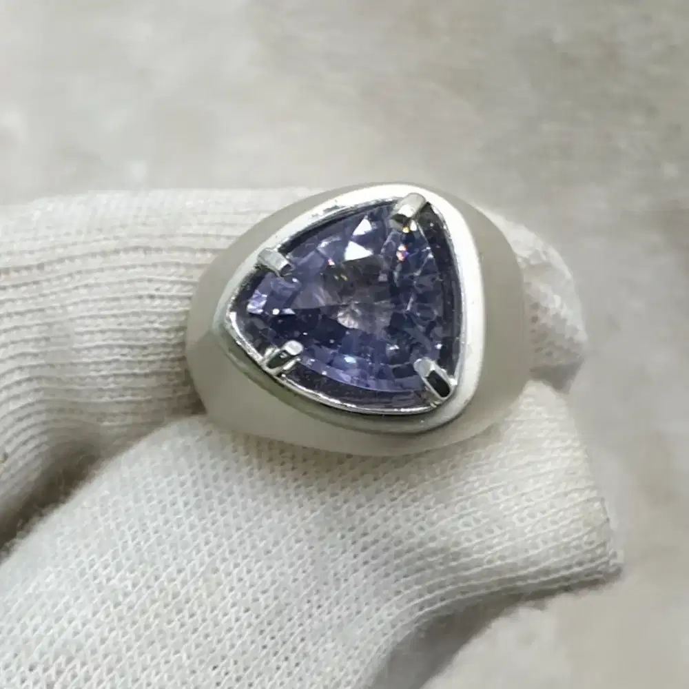 Natural Blue Spinel 3.90 crt