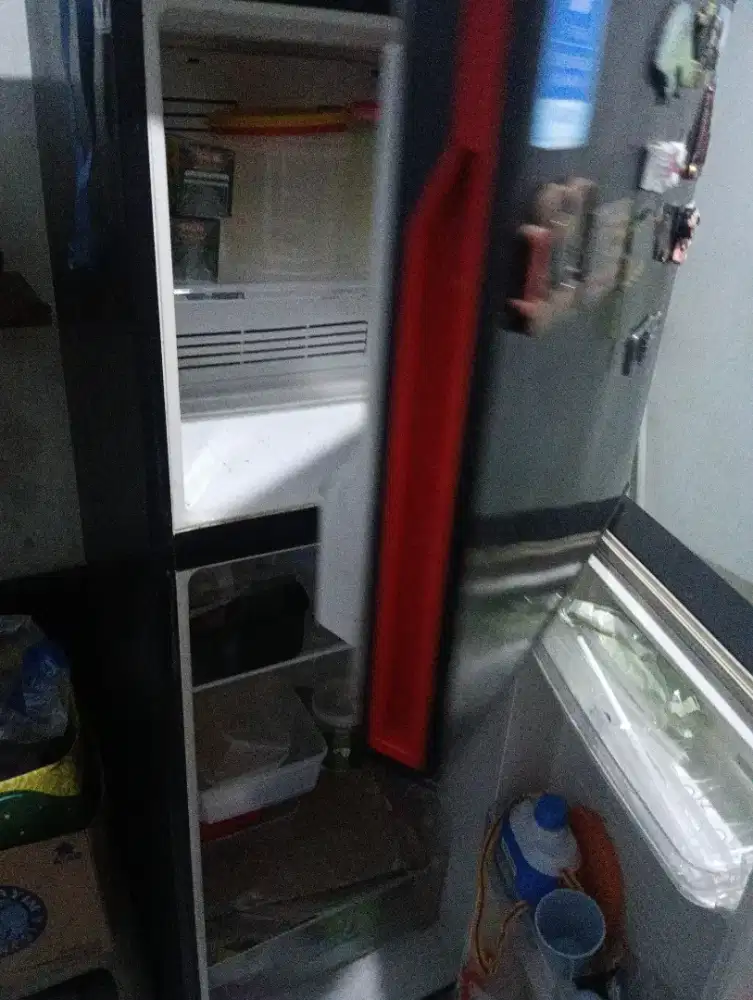 Kulkas Aqua dua pintu