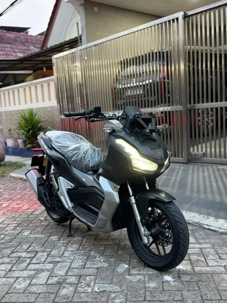 KM 6rb! HONDA ADV 150 CBS 2022 NIK 2021 PAJAK 01-2026