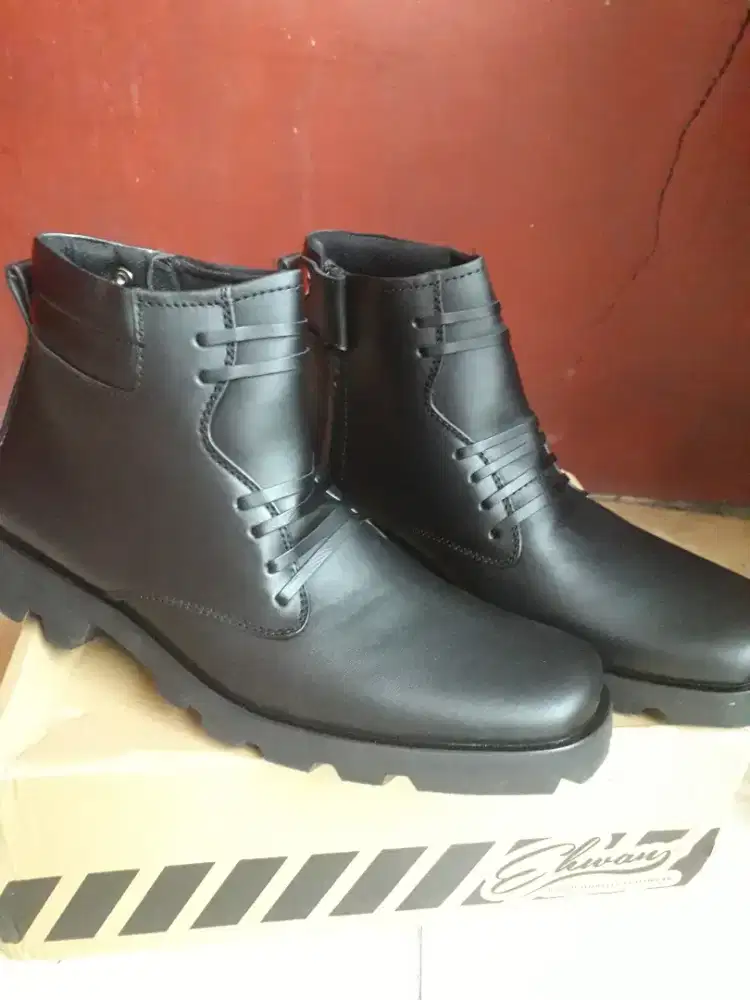 Sepatu radial baru bahan kulit size 43 baru ada box poris cipondoh