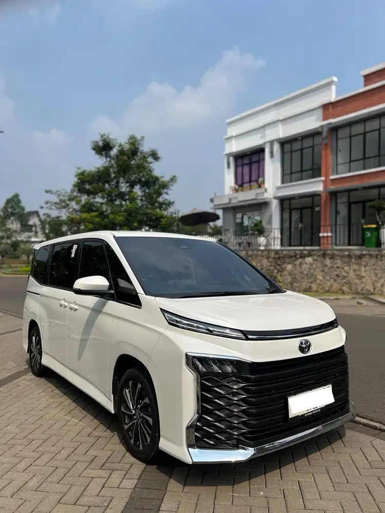 Toyota Voxy 2024 Istimewa